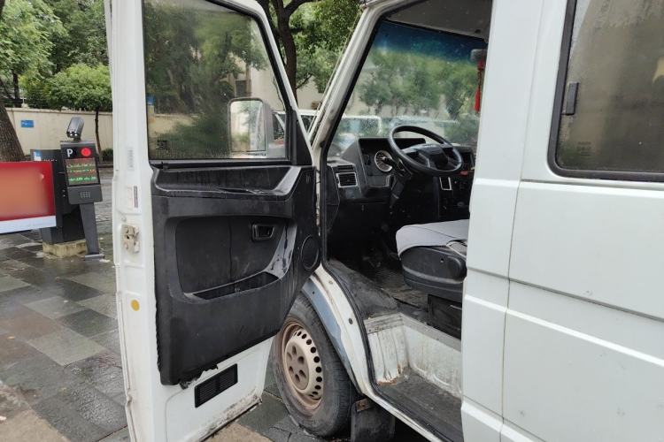 Used Iveco Daily 2017 2.5T A35 Passenger Van 5-7 Seats Model 47Z5 Driver Seat