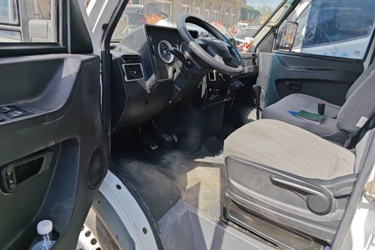 Used Iveco Daily 2017 2.5T A35 Passenger Van 5-7 Seats Model 47Z5 Driver Seat