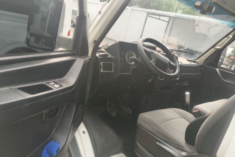 Used Iveco Daily 2017 2.5T A35 Passenger Van 5-7 Seats Model 47Z5 Driver Seat