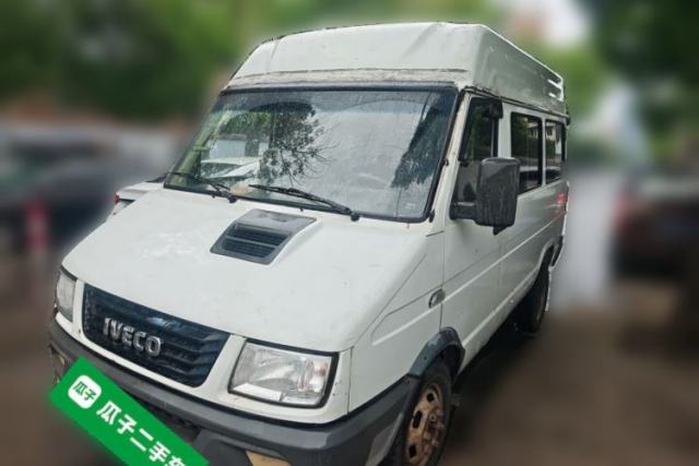Used Iveco Daily 2017 2.5T A35 Passenger Van 5-7 Seats Model 47Z5