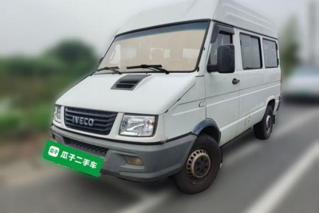 Used Iveco Daily 2017 2.5T A35 Passenger Van 5-7 Seats Model 47Z5