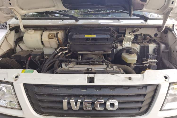 Used Iveco Daily 2017 2.5T A35 Passenger Van 5-7 Seats Model 47Z5 Engine Bay