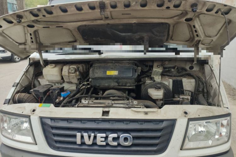 Used Iveco Daily 2017 2.5T A35 Passenger Van 5-7 Seats Model 47Z5 Engine Bay