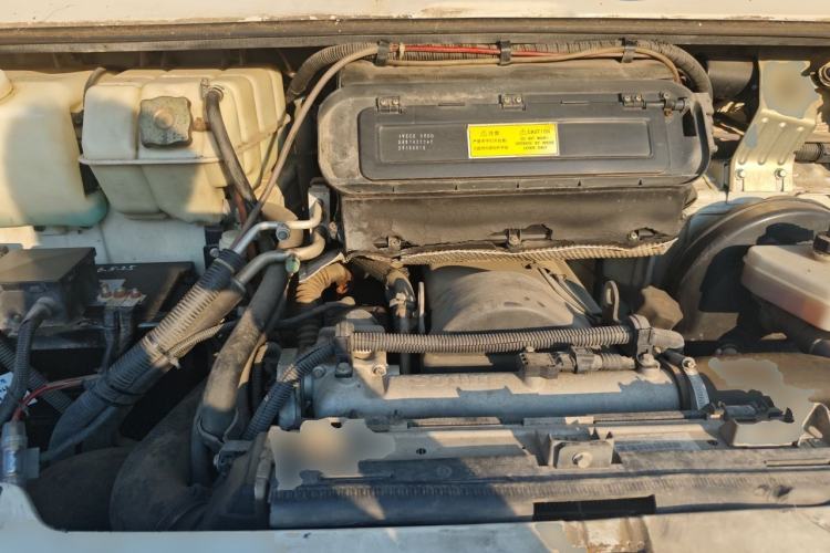 Used Iveco Daily 2017 2.5T A35 Passenger Van 5-7 Seats Model 47Z5 Engine Bay