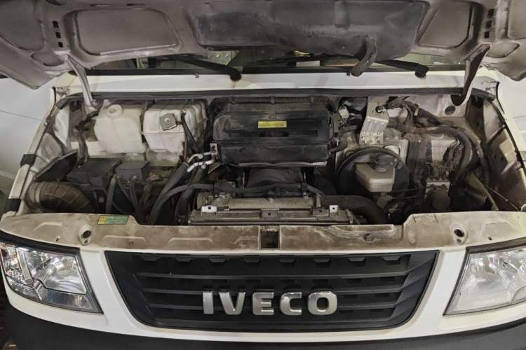 Used Iveco Daily 2017 2.5T A35 Passenger Van 5-7 Seats Model 47Z5 Engine Bay