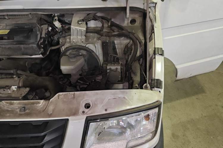 Used Iveco Daily 2017 2.5T A35 Passenger Van 5-7 Seats Model 47Z5 Engine Bay Left