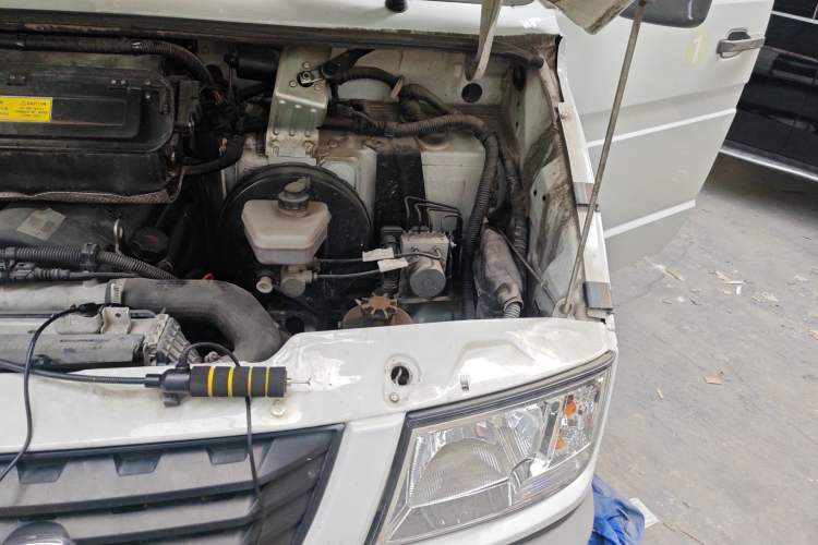 Used Iveco Daily 2017 2.5T A35 Passenger Van 5-7 Seats Model 47Z5 Engine Bay Left