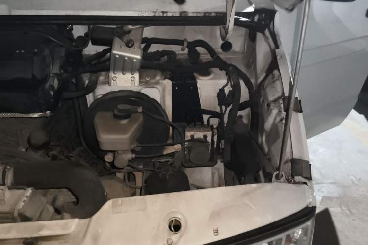 Used Iveco Daily 2017 2.5T A35 Passenger Van 5-7 Seats Model 47Z5 Engine Bay Left