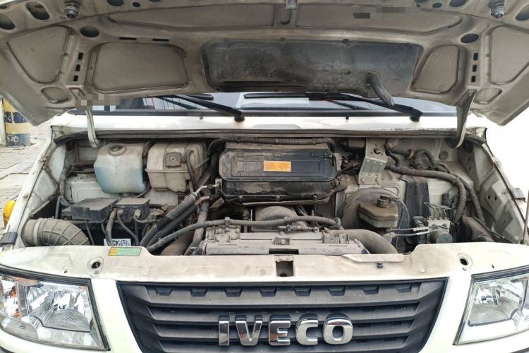 Used Iveco Daily 2017 2.5T A35 Passenger Van 5-7 Seats Model 47Z5 Engine Bay
