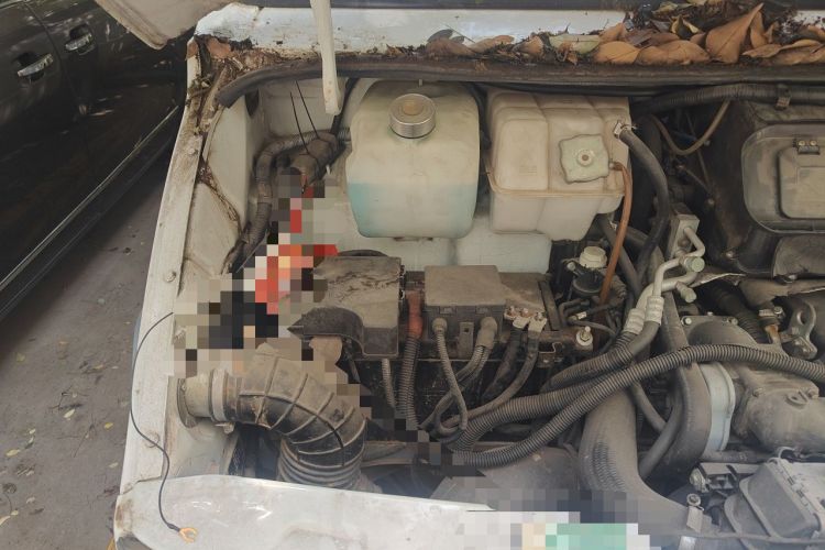 Used Iveco Daily 2017 2.5T A40 Passenger Van 7 Seats Model 47Z5 Engine Bay Right