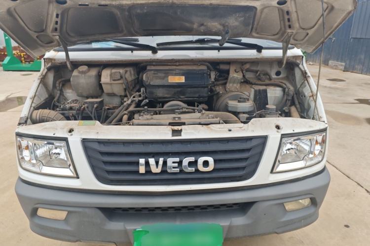 Used Iveco Daily 2017 2.5T A35 Passenger Van 5-7 Seats Model 47Z5 Engine Bay