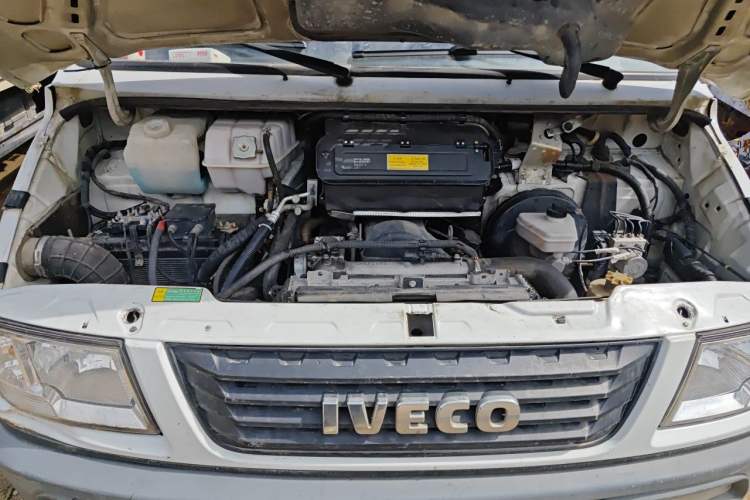 Used Iveco Daily 2017 2.5T A35 Passenger Van 5-7 Seats Model 47Z5 Engine Bay