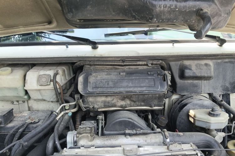 Used Iveco Daily 2017 2.5T A35 Passenger Van 5-7 Seats Model 47Z5 Engine Bay
