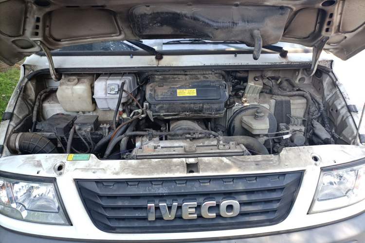 Used Iveco Daily 2017 2.5T A35 Passenger Van 5-7 Seats Model 47Z5 Engine Bay