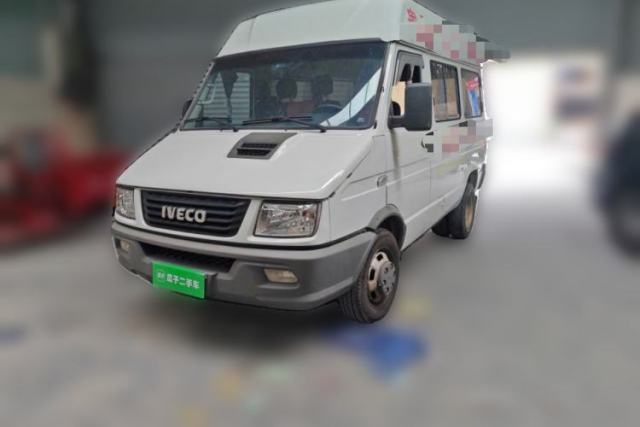 Used Iveco Daily 2017 2.5T A35 Passenger Van 5-7 Seats Model 47Z5