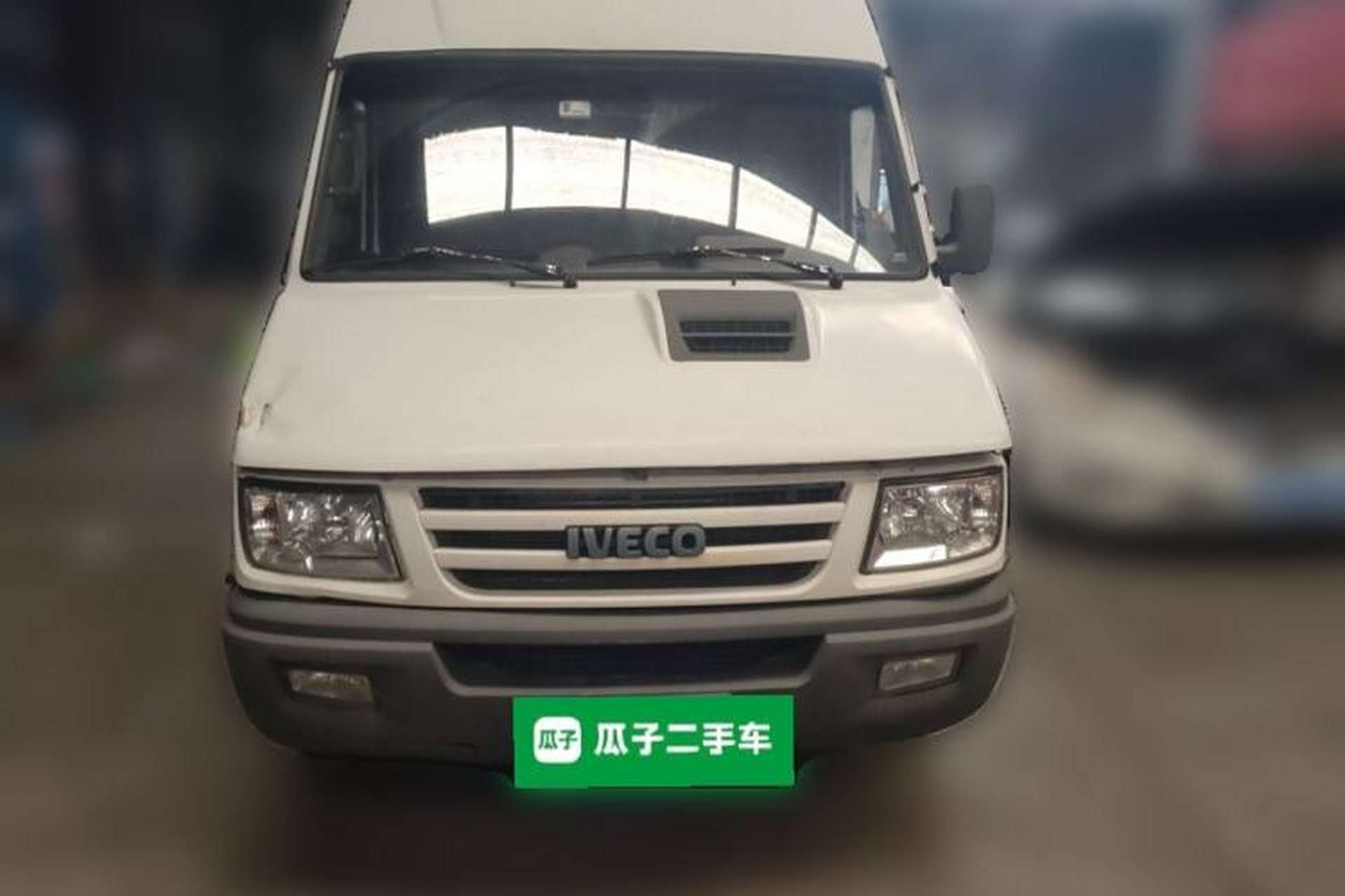 Used Iveco Daily 2017 2.8T V35 Cargo Van Mid-Roof 3/6 Seats 43S5 Front