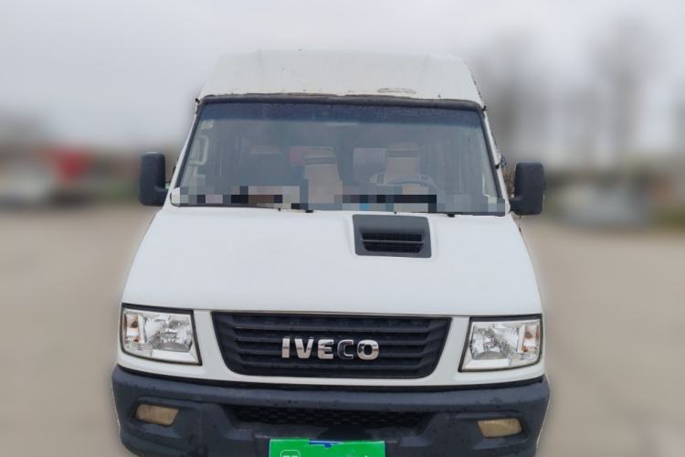 Used Iveco Daily 2017 2.5T A35 Passenger Van 5-7 Seats Model 47Z5 Front
