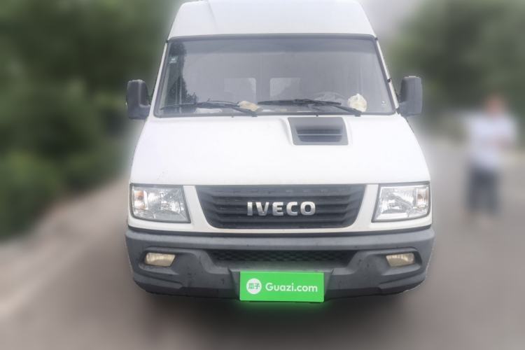 Used Iveco Daily 2017 2.5T A35 Passenger Van 5-7 Seats Model 47Z5 Front