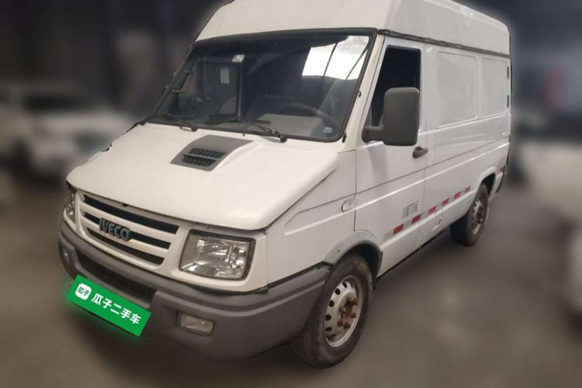 Used Iveco Daily 2017 2.8T V35 Cargo Van Mid-Roof 3/6 Seats 43S5 Front Left 45 Deg