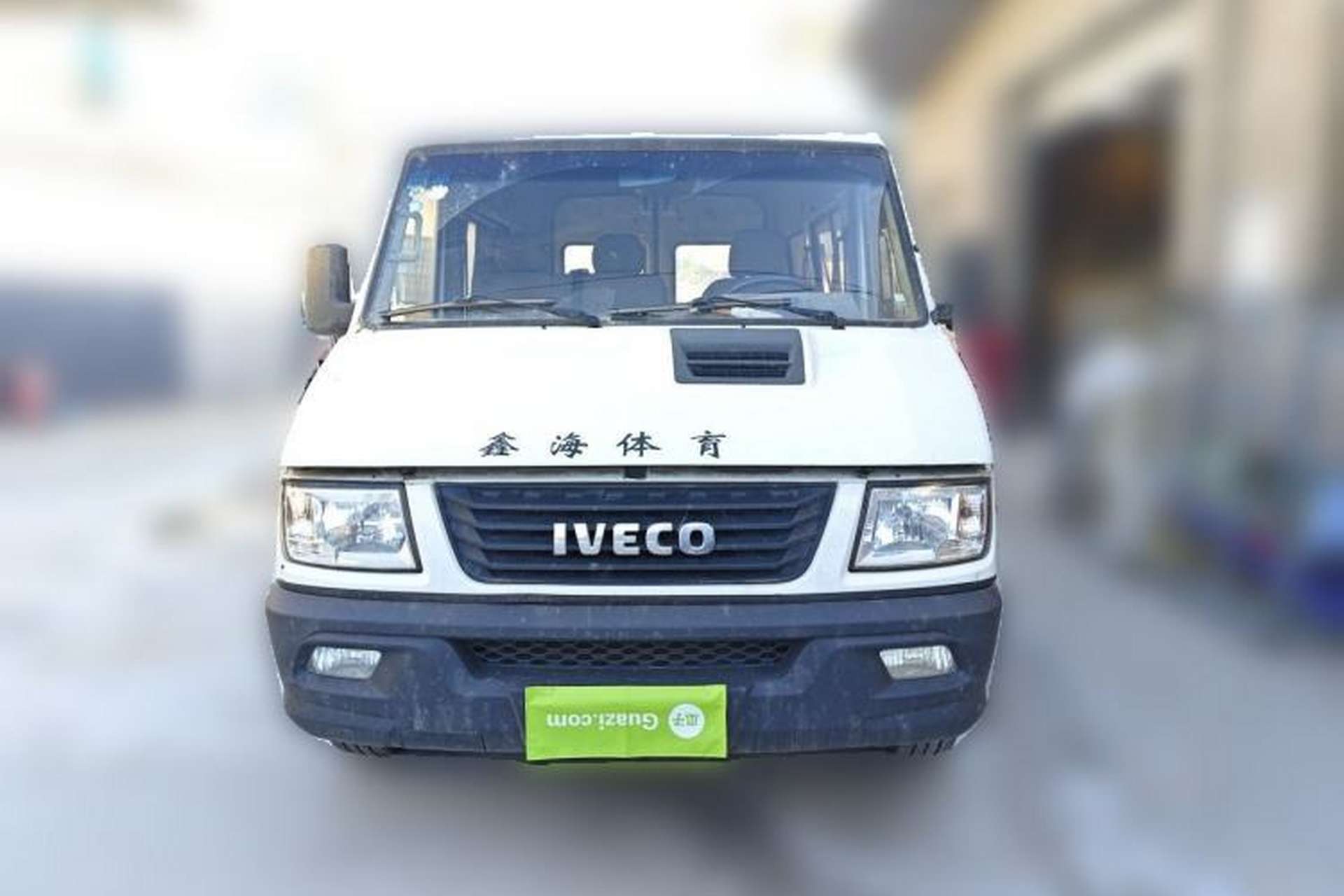Used Iveco Daily 2017 2.5T A35 Low-Roof 5-7 Seater Passenger Van 47Z5 Front