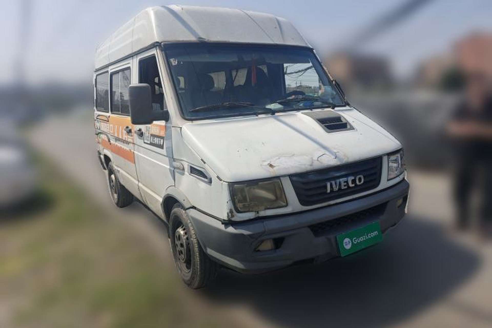 Used Iveco Daily 2017 2.5T A35 Passenger Van 5-7 Seats Model 47Z5 Front Right 45 Deg