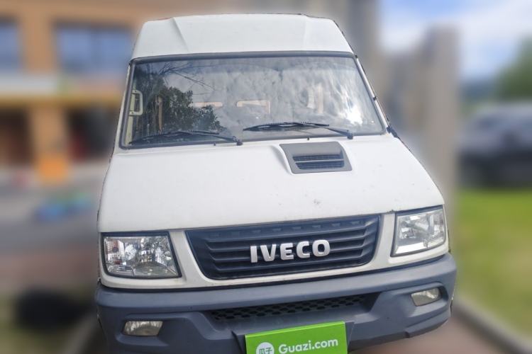 Used Iveco Daily 2017 2.5T A35 Passenger Van 5-7 Seats Model 47Z5 Front
