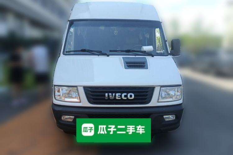 Used Iveco Daily 2017 2.8T V40 Cargo Van Mid-Roof 3/6 Seats 43S5 Front