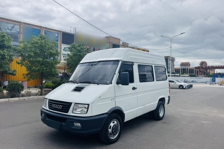 Used Iveco Daily 2017 2.5T A35 Passenger Van 5-7 Seats Model 47Z5 Guazi used car, China used car export, Used car for sale, Used  cars, Cheapest cars for sale