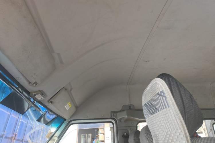 Used Iveco Daily 2017 2.5T A35 Passenger Van 5-7 Seats Model 47Z5 Headliner