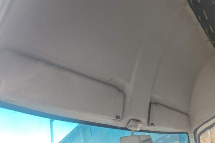 Used Iveco Daily 2017 2.8T V35 Cargo Van Mid-Roof 3/6 Seats 43S5 Headliner