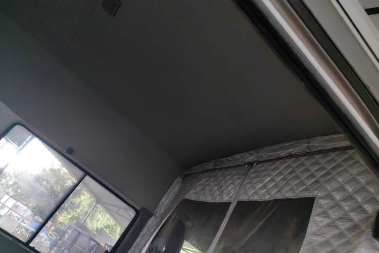 Used Iveco Daily 2017 2.5T A35 Passenger Van 5-7 Seats Model 47Z5 Headliner