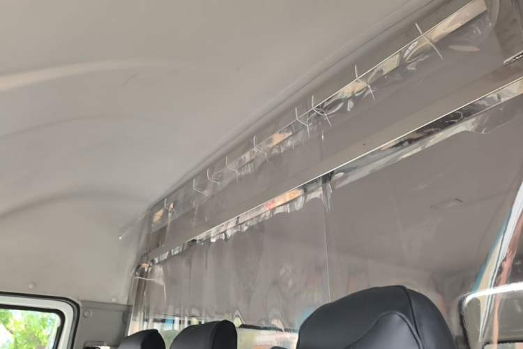 Used Iveco Daily 2017 2.5T A35 Passenger Van 5-7 Seats Model 47Z5 Headliner