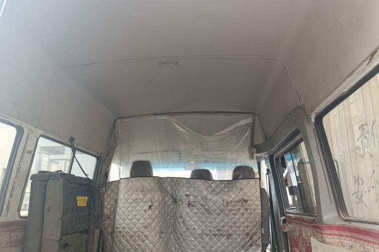 Used Iveco Daily 2017 2.5T A35 Passenger Van 5-7 Seats Model 47Z5 Headliner