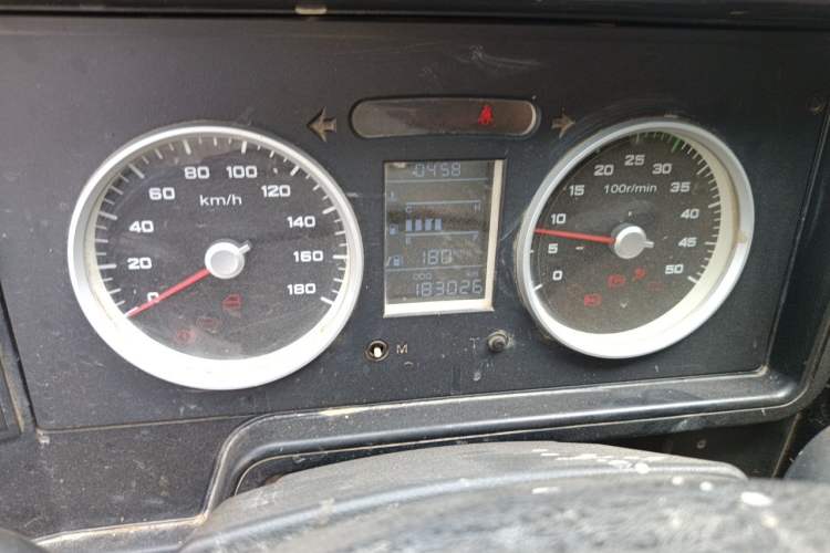 Used Iveco Daily 2017 2.5T A35 Low-Roof 5-7 Seater Passenger Van 47Z5 Instrument Cluster