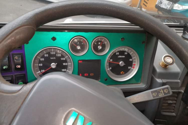 Used Iveco Daily 2017 2.8T V35 Box Truck 3 Seats 43S5 Instrument Cluster