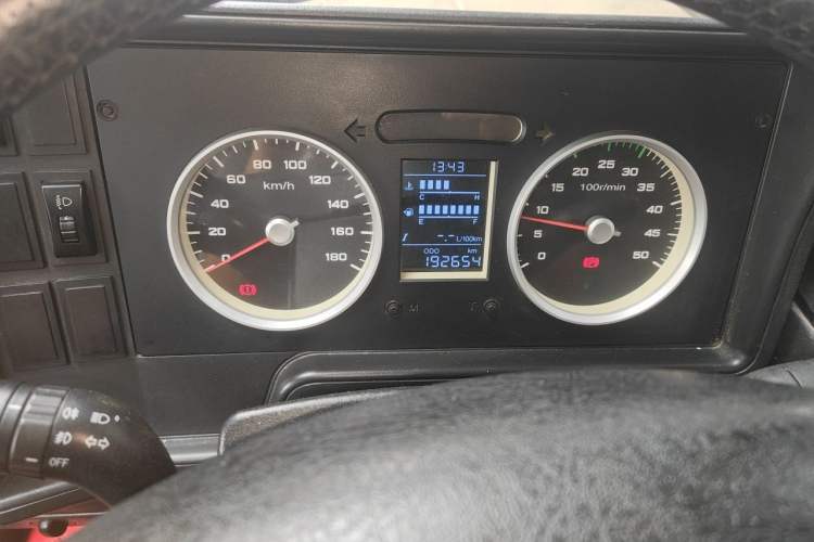 Used Iveco Daily 2017 2.5T A35 Passenger Van 5-7 Seats Model 47Z5 Instrument Cluster
