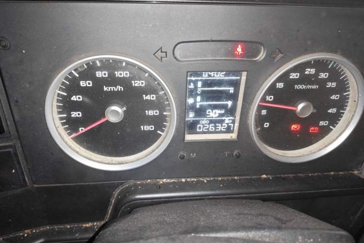 Used Iveco Daily 2017 2.8T V35 Box Truck 3 Seats 43S5 Instrument Cluster