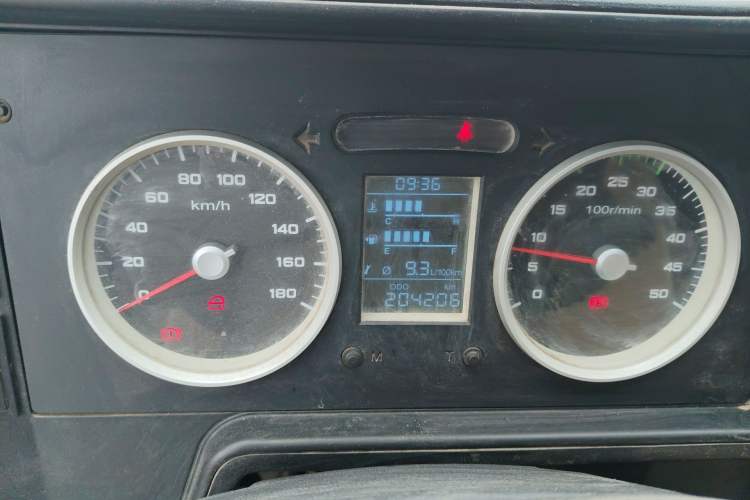 Used Iveco Daily 2017 2.5T A35 Passenger Van 5-7 Seats Model 47Z5 Instrument Cluster