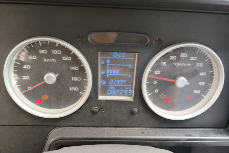 Used Iveco Daily 2017 2.5T A35 Low-Roof 5-7 Seater Passenger Van 47Z5 Instrument Cluster
