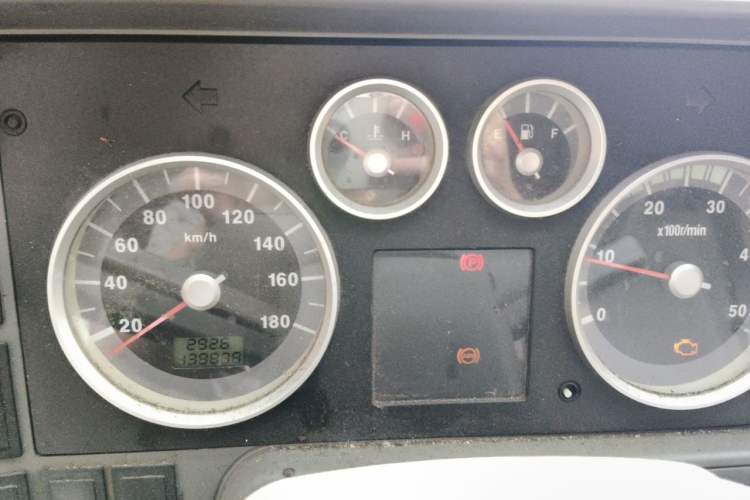 Used Iveco Daily 2017 2.5T A35 Passenger Van 5-7 Seats Model 47Z5 Instrument Cluster