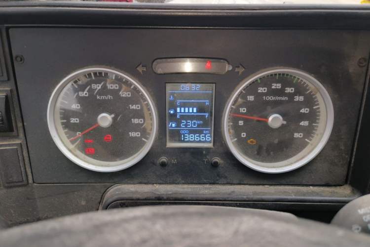 Used Iveco Daily 2017 2.5T A35 Passenger Van 5-7 Seats Model 47Z5 Instrument Cluster