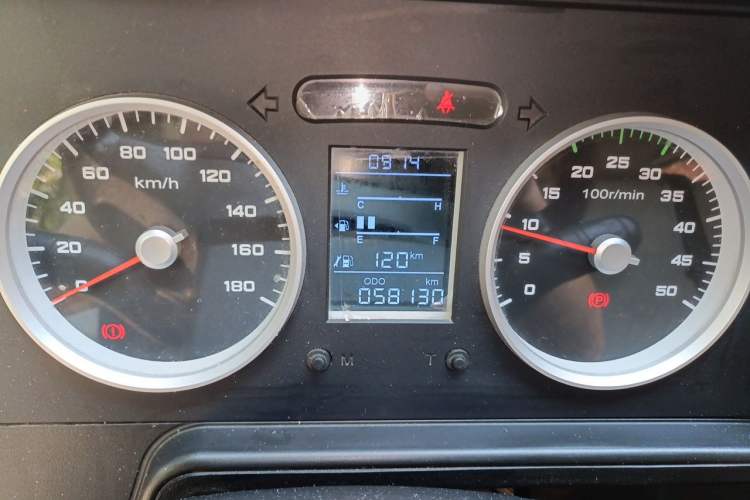Used Iveco Daily 2017 2.5T A35 Passenger Van 5-7 Seats Model 47Z5 Instrument Cluster
