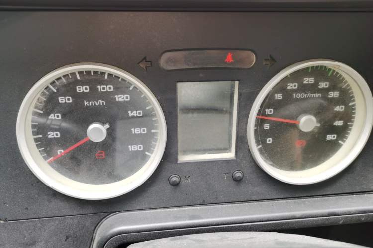 Used Iveco Daily 2017 2.5T A35 Passenger Van 5-7 Seats Model 47Z5 Instrument Cluster