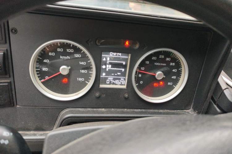 Used Iveco Daily 2017 2.5T A35 Low-Roof 5-7 Seater Passenger Van 47Z5 Instrument Cluster