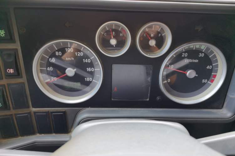Used Iveco Daily 2017 2.5T A35 Passenger Van 5-7 Seats Model 47Z5 Instrument Cluster