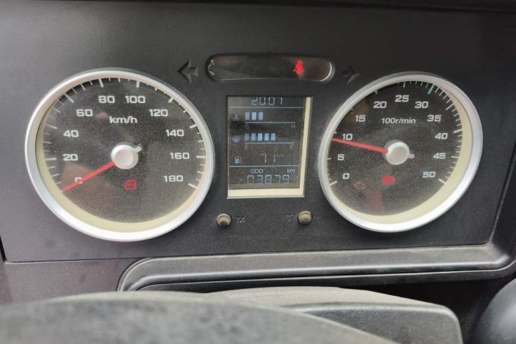 Used Iveco Daily 2017 2.5T A35 Passenger Van 5-7 Seats Model 47Z5 Instrument Cluster