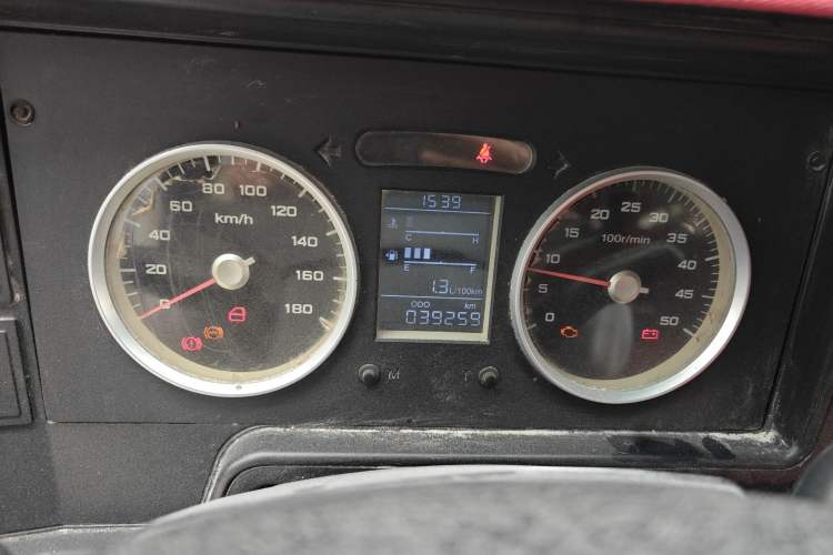 Used Iveco Daily 2017 2.5T A35 Passenger Van 5-7 Seats Model 47Z5 Instrument Cluster