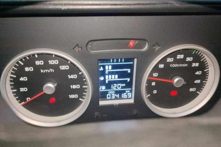 Used Iveco Daily 2017 2.5T A35 Passenger Van 5-7 Seats Model 47Z5 Instrument Cluster