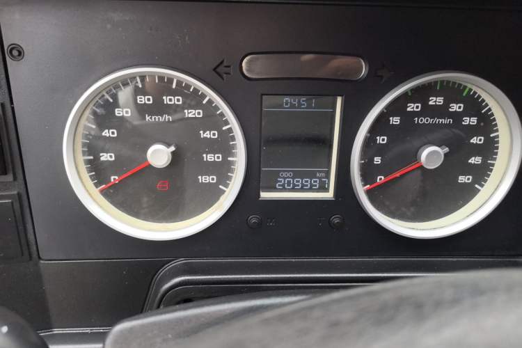 Used Iveco Daily 2017 2.8T V35 Cargo Van Mid-Roof 3/6 Seats 43S5 Instrument Cluster