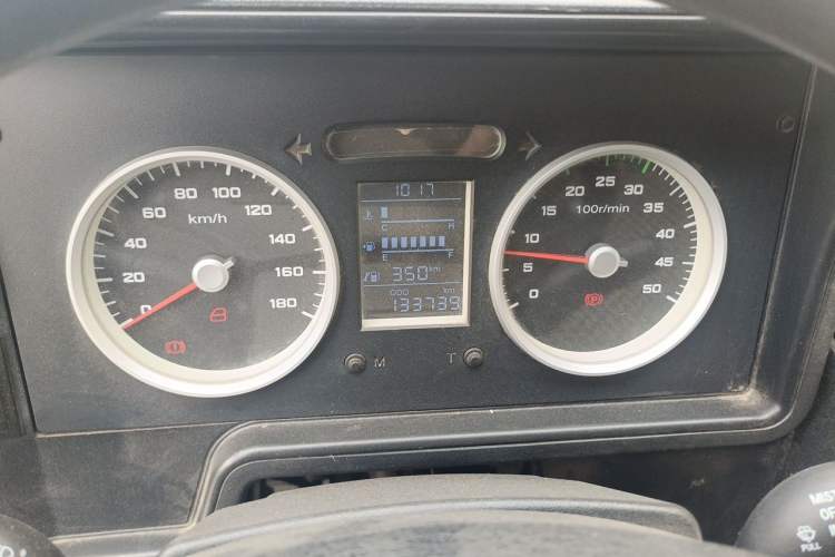 Used Iveco Daily 2017 2.5T A35 Passenger Van 5-7 Seats Model 47Z5 Instrument Cluster